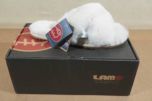lot 210 image: Lamo Womens Serenity Slippers -Size XL 9-10, Cream