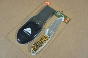 lot 231 image: Ozark Trail 7 Fixed-Blade Knife