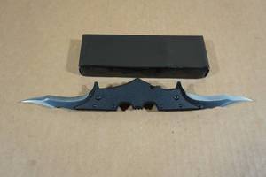lot 234 image: Batman Spring Loaded Knife