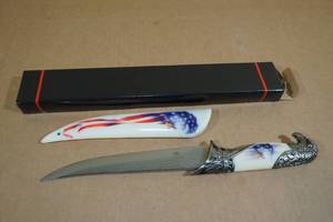 lot 236 image: Eagle Head Collectors Knife