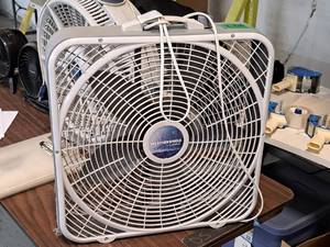 lot 157 image: Lasko Weathershield 20 Box Fan