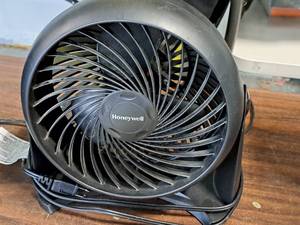 lot 159 image: Honeywell 7 Vortex Fan