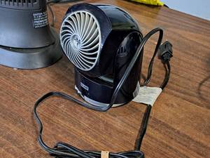 lot 161 image: Vornado 3 Personal Fan