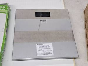 lot 169A image: Taylor Premium 400x0.2-lbs Stainless Steel Digital Scale