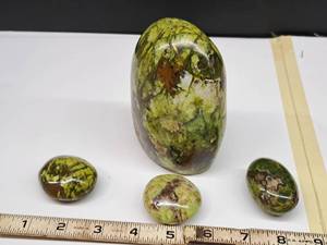 lot 61 image: Display Gem #11 5 Green Opal Tower and pebbles for display