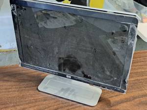 lot 188 image: HP w1907 19 LCD Color Monitor