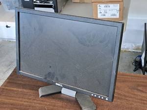 lot 189 image: Dell 19 LCD Monitor E198WFPf