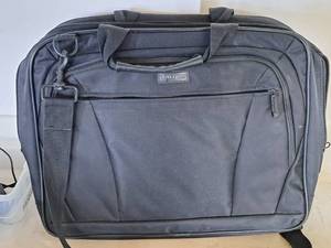 lot 199 image: Targus Computer Bag