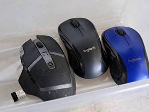 lot 203 image: Lot of (3) Wireless Computer Mouse Controllers