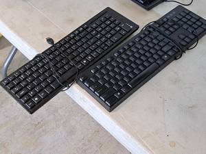 lot 206 image: Lot of (2) USB Wired Computer Keyboards