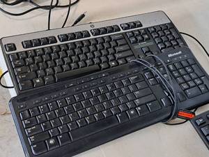 lot 207 image: Lot of (2) USB Wired Computer Keyboards