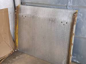 lot 5 image: Dock Plate 60x48