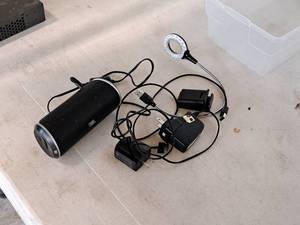 lot 218 image: Wireless Speaker, USB Light and Power Cords with Tote Bin