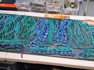 lot 31 image: Gemstone Bead Mix #17 Beads on a 16 inch String for jewelry making. 130 strands of Composite Gemstone Beads