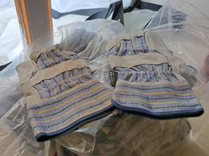 lot 255 image: Lot of (16 Pair) Safe Hands Leather Work Gloves