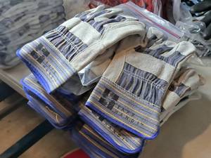lot 256 image: Lot of (12 Pair) Safa Gloves Size X-Large Double Leather Palm Work Gloves 51PKE-DP-XL