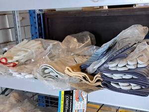 lot 266 image: Lot of (25 Pair) Leather Assorted Work Gloves