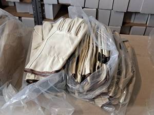 lot 264 image: Lot of (16 Pair) Safe Hands Leather Work Gloves