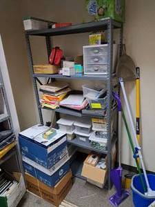 lot 300 image: Metal Shelving Unit