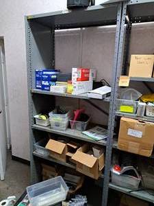 lot 302 image: Metal Shelving Unit