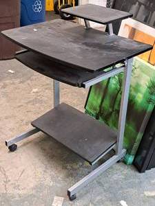 lot 311 image: Rolling Computer Workstation