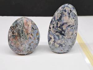 lot 72 image: Display Gem #22 Two Galaxy Jasper Towers for display