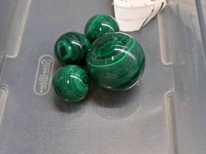 lot 75 image: Display Gem #25 Malachite Spheres one large three small for display