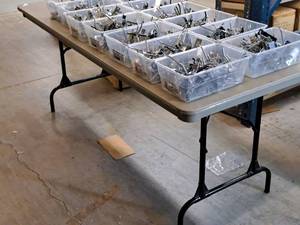 lot 351 image: 6 Folding Table