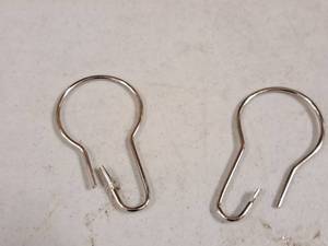 lot 419 image: Lot of (1 Box) Shower Curtain Hooks