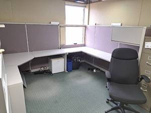 lot 11 image: U-Shape Office Cubicle - Walls, Desktops, Overhead Cabinet, Personal File Cabinet