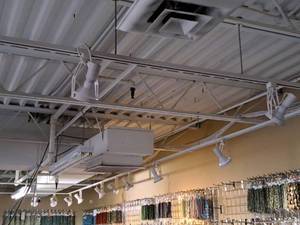 lot 14A image: Track Lighting with (22) Lights
