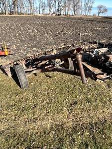 lot 16 image: 81 Sickle Mower