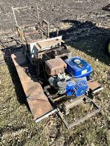 lot 17 image: Track Machine with 13HP Gas Motor
