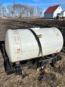 lot 21 image: 300 Gallon Tank Sprayer