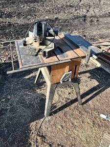 lot 38 image: Table & Miter Saws For Repair