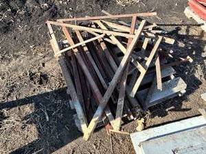 lot 40 image: 4 Scaffolding Assortment