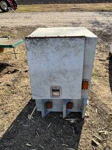 lot 48 image: 36 x 24 x 24 Steel Truck Side Tool Box