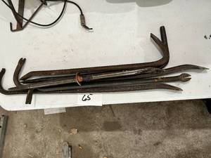 lot 65 image: Lot of Crowbars