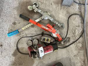 lot 84 image: Winch, Come Alongs and Outlet Extension Cord Lot - Working Condition