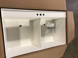 lot 42 image: MUSTEE Utilatub 40 in. x 24 in. x 33 in. Thermoplastic Floor Mount Utility Tub in White  Customer Returns See Pictures