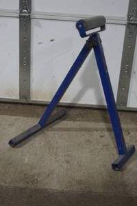lot 114 image: Record Roller Stand