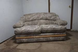 lot 132 image: Love Seat