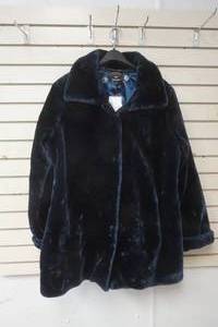 lot 176 image: Dennis Basso coat