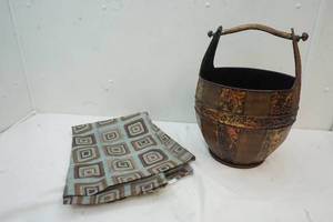 lot 203 image: Decorative barrel