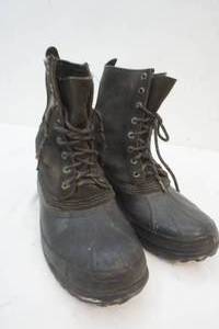 lot 214 image: Sorel boots