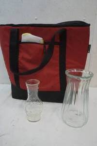 lot 219 image: Thermo bag , vases