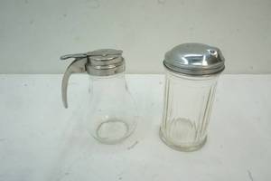 lot 220 image: Sugarsyrup dispenser