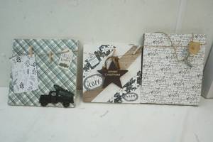 lot 221 image: Wall Decor