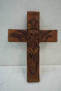 lot 223 image: cross