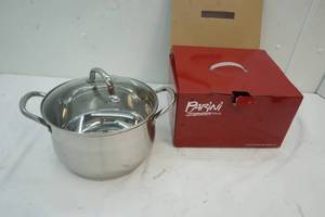 lot 228 image: Parini Dutch oven